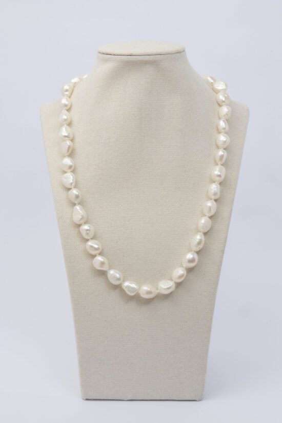 Collar Perla natural AAA+ 10-12mmx5mm con  cierre de Plata 925 y circonita