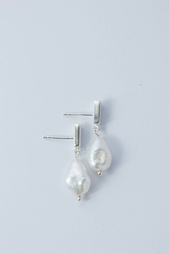 Pendiente Perla natural de agua dulce AAA+ 1,2cm, con   cierre de  Plata 925 - Imagen 3